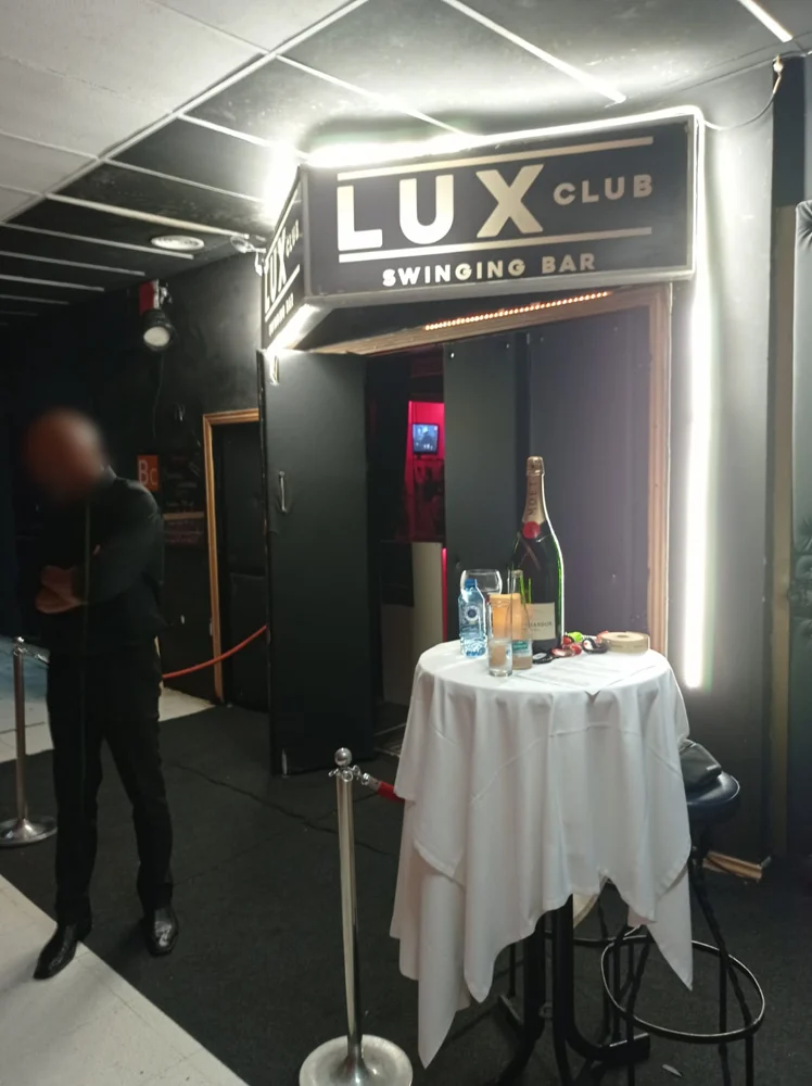 Entrée du Lux Club · site officiel