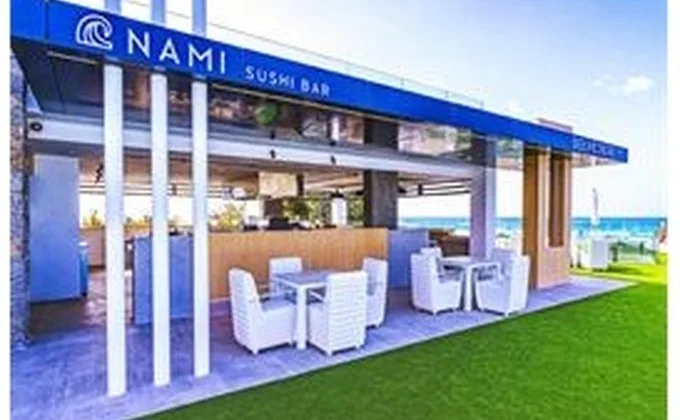 Cordial Santa Águeda — Façade et terrasse du Nami Sushi Bar