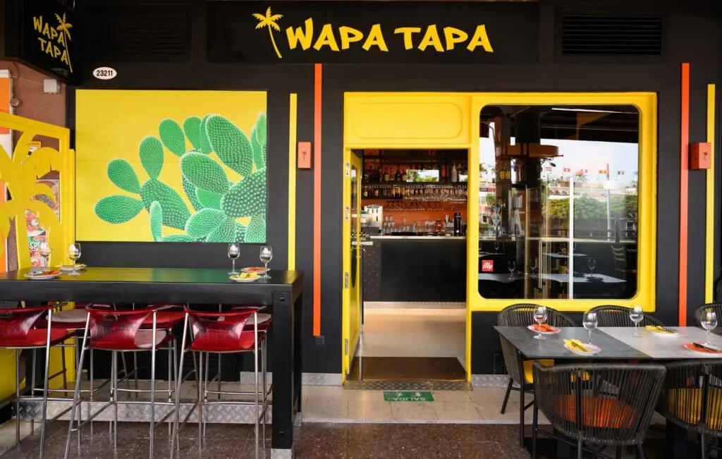 Wapa Tapa — façade et terrasse
